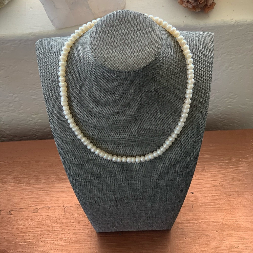 Authentic pearl necklace